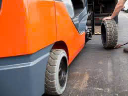 ĐẠI LÝ CUNG CẤP LỐP XE NÂNG ( VỎ XE CÔNG TRÌNH ) - BAO LẮP RÁP LƯU ĐỘNG TẬN NƠI 24/7 DĨ AN, BÌNH DƯƠNG